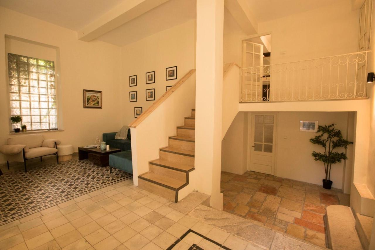 Historic 4-Bedroom Gem With Private Garden, Steps From Old City & Mamila Complex القدس المظهر الخارجي الصورة