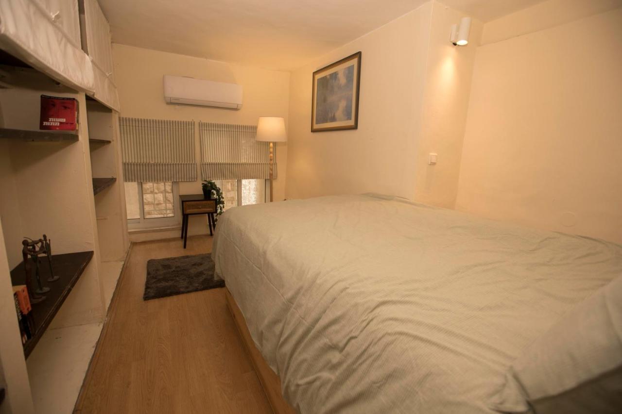 Historic 4-Bedroom Gem With Private Garden, Steps From Old City & Mamila Complex القدس المظهر الخارجي الصورة